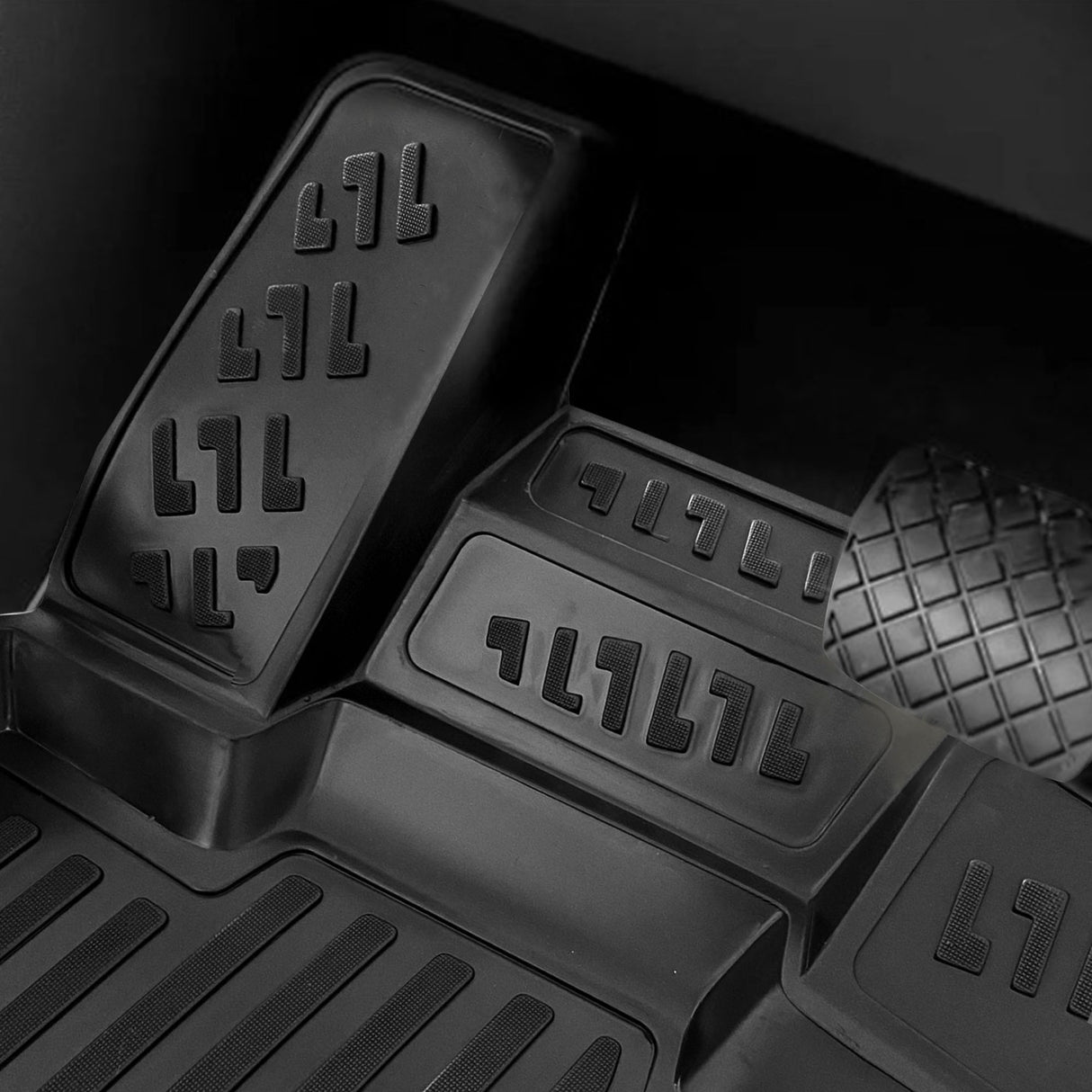 SHTRESA GOME 3D RIZLINE FORD FIESTA 2002-2008 SET